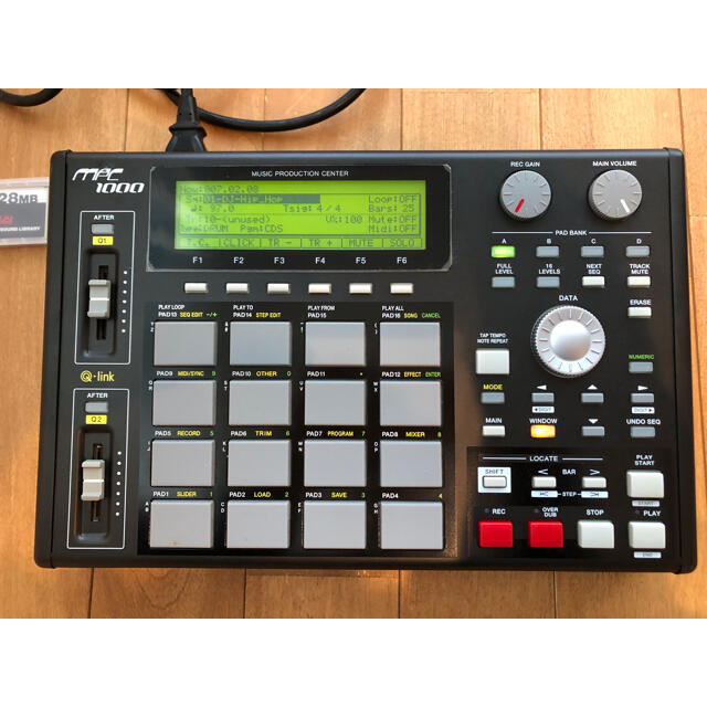 AKAI MPC1000 BK-N bskampala.com