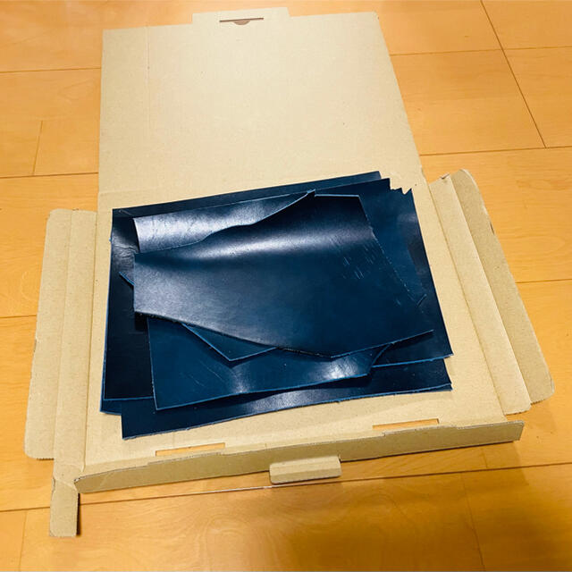 革　ハギレ　レザークラフト　裁縫　レザークラフト　レザーハギレ ハンドメイドの素材/材料(生地/糸)の商品写真