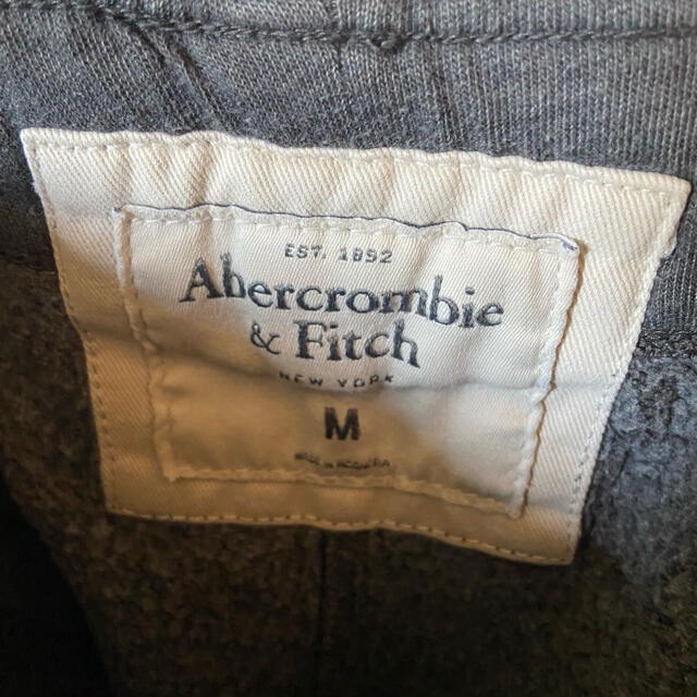 Abercrombie&Fitch(アバクロンビーアンドフィッチ)の美品☆アバクロ　スエットハーフパンツ　グレー　Ｍ メンズのパンツ(ショートパンツ)の商品写真
