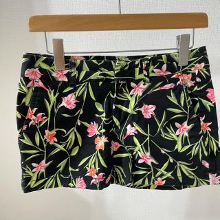 ギャップ(GAP)の花柄 ショートパンツ　GAP ギャップ(ショートパンツ)