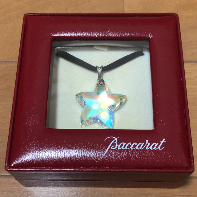 Baccarat(バカラ)の【廃盤品・色が変化】 バカラ　ネックレス　星　スター　イリゼ　ペンダント  レディースのアクセサリー(ネックレス)の商品写真