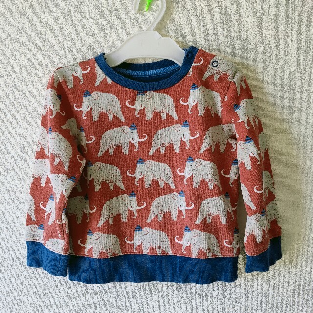 Boden(ボーデン)のベビーボーデン　boden　マンモス柄　カットソー　98 キッズ/ベビー/マタニティのキッズ服女の子用(90cm~)(Tシャツ/カットソー)の商品写真