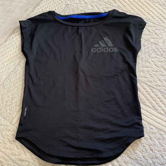 adidas(アディダス)のアディダス　スポーツウェア　背中開きトップス スポーツ/アウトドアのトレーニング/エクササイズ(トレーニング用品)の商品写真