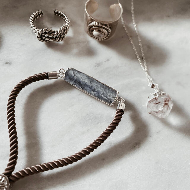 天然石 kyanite denim blue bracelet   ハンドメイドのアクセサリー(ブレスレット/バングル)の商品写真