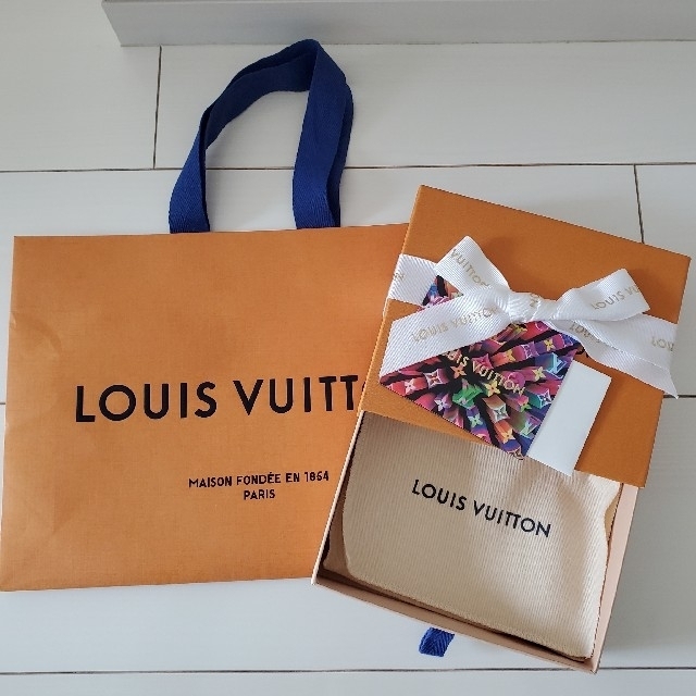 LOUIS VUITTON(ルイヴィトン)のルイヴィトン　箱&紙袋 レディースのバッグ(ショップ袋)の商品写真