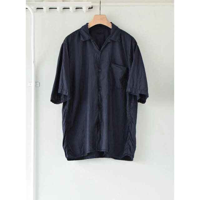 COMOLI 21SS新作 シルクオープンカラーシャツ ネイビー サイズ3 新品のサムネイル