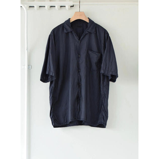 コモリ(COMOLI)のCOMOLI 21SS新作 シルクオープンカラーシャツ ネイビー サイズ3 新品(シャツ)