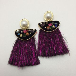 ザラ(ZARA)の【美品】ZARA.タッセル ビジューピアス(ピアス)