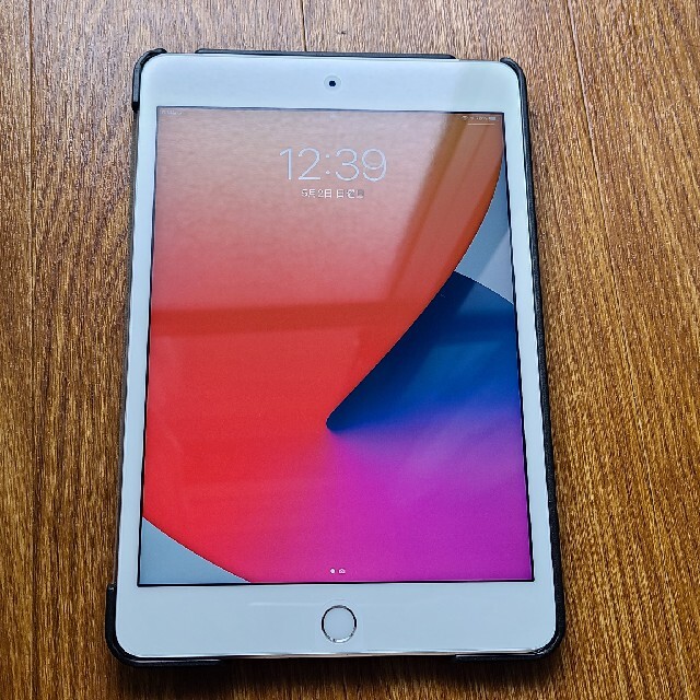 iPad mini 4 docomo 16GB シルバー 美品