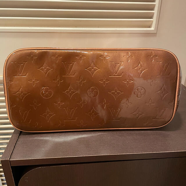 LOUIS VUITTON(ルイヴィトン)の特価‼️ルイヴィトン モノグラムヴェルニ ヒューストン ブロンズ 美品 レディースのバッグ(トートバッグ)の商品写真