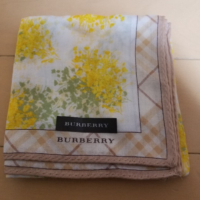 BURBERRY(バーバリー)のバーバリー　ハンカチ　2点セット レディースのファッション小物(ハンカチ)の商品写真