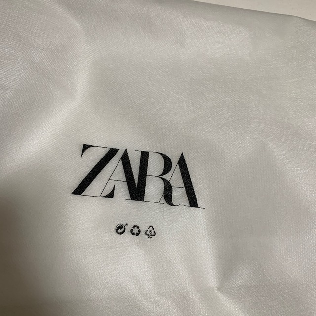 ZARA(ザラ)のお値下げ☞ザラ✦ギャザーサイドディティールトートバッグ レディースのバッグ(トートバッグ)の商品写真