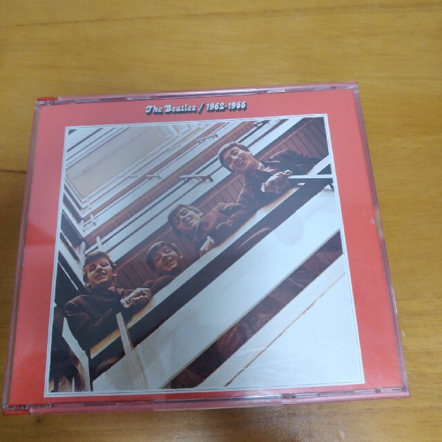 ザ・ビートルズ　赤盤 エンタメ/ホビーのCD(ポップス/ロック(洋楽))の商品写真