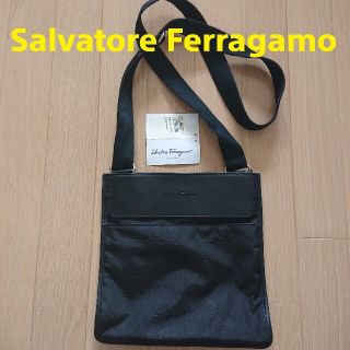 サルヴァトーレフェラガモ(Salvatore Ferragamo)の《中古》Ferragamo フェラガモ 斜めがけショルダーバッグ(ショルダーバッグ)