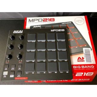 Akai MPD218(MIDIコントローラー)