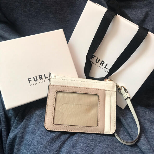 【新品未使用】FURLA パスケース(レザー防水スプレー付き)