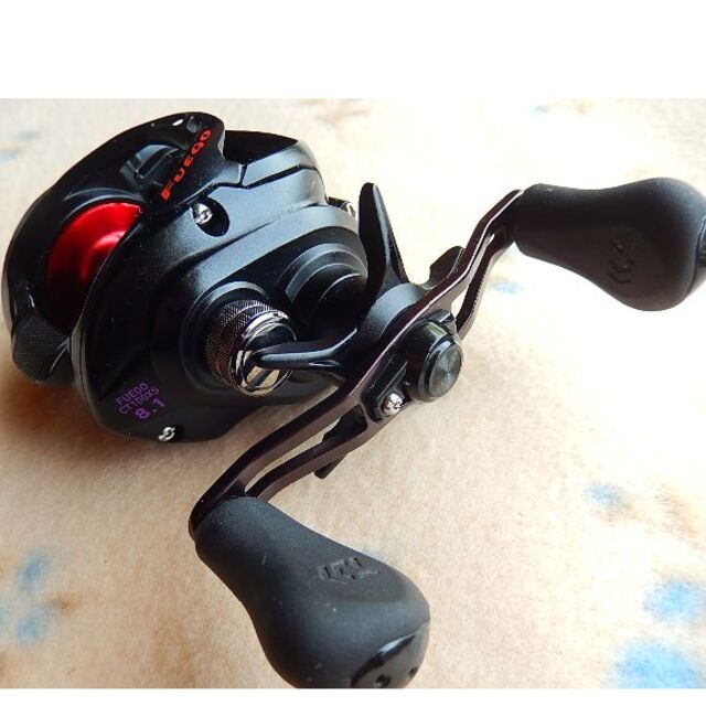 DAIWA(ダイワ)のフエゴ CT 100 XS(右ハンドル　ベイトリール　US) スポーツ/アウトドアのフィッシング(リール)の商品写真