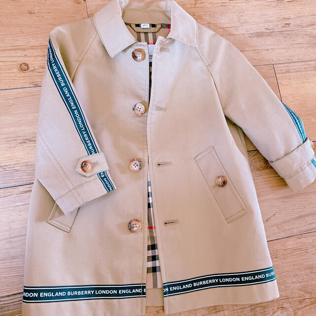 BURBERRY(バーバリー)のBURBERRY  キッズ/ベビー/マタニティのキッズ服男の子用(90cm~)(コート)の商品写真