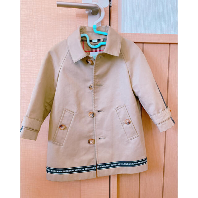 BURBERRY(バーバリー)のBURBERRY  キッズ/ベビー/マタニティのキッズ服男の子用(90cm~)(コート)の商品写真