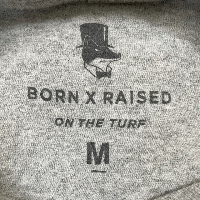 BORN X RAISED（ボーンアンドレイズド）  Ｔシャツ メンズのトップス(Tシャツ/カットソー(半袖/袖なし))の商品写真