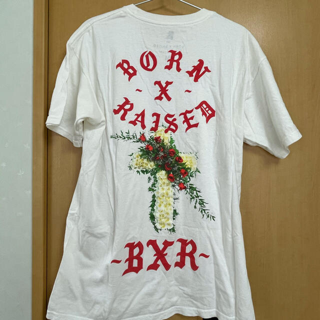 BORN X RAISED（ボーンアンドレイズド）  Ｔシャツ メンズのトップス(Tシャツ/カットソー(半袖/袖なし))の商品写真