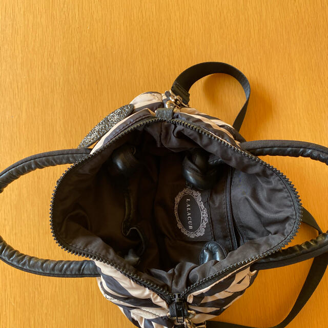 ネコワッペンボーダーバック レディースのバッグ(ショルダーバッグ)の商品写真