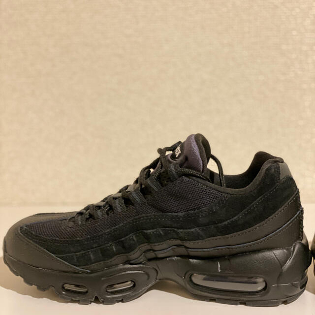 NIKE  エアマックス95 エッセンシャル