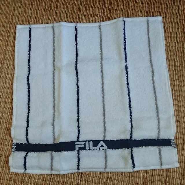 FILA(フィラ)のFILA タオルハンカチ  ２枚　箱入 レディースのファッション小物(ハンカチ)の商品写真