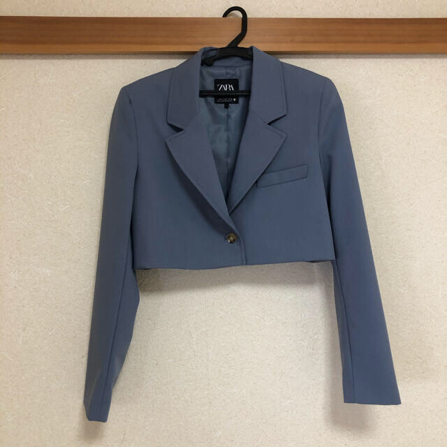 ZARA(ザラ)の最終値下げ　ZARA クロップド丈　ブレザー レディースのジャケット/アウター(スプリングコート)の商品写真