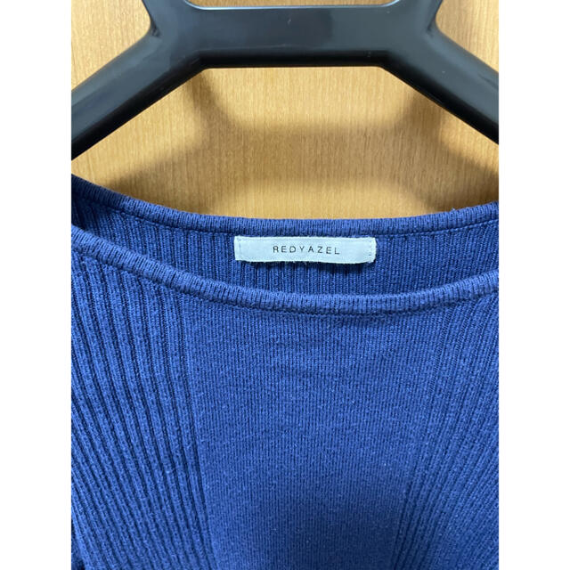 REDYAZEL(レディアゼル)の肩パフリブニット レディースのトップス(ニット/セーター)の商品写真