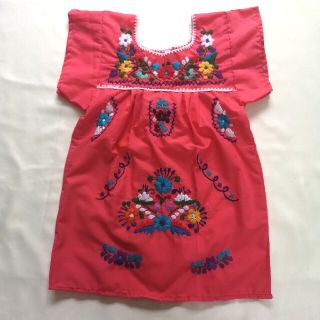 新品　90cm～　女の子用　手刺繍　刺繍ワンピース メキシコ刺繍　メキシコ雑貨(ワンピース)