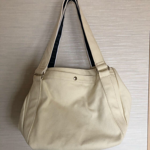 NATURAL BEAUTY BASIC(ナチュラルビューティーベーシック)のNatural Beauty Basic 帆布バッグ　らら様専用 レディースのバッグ(ショルダーバッグ)の商品写真