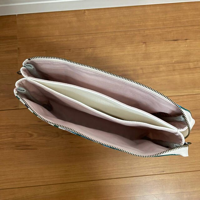 mina perhonen(ミナペルホネン)のハンドメイド　ミナペルホネン　minamo ショルダーバッグ　ファスナーポーチ レディースのバッグ(ショルダーバッグ)の商品写真