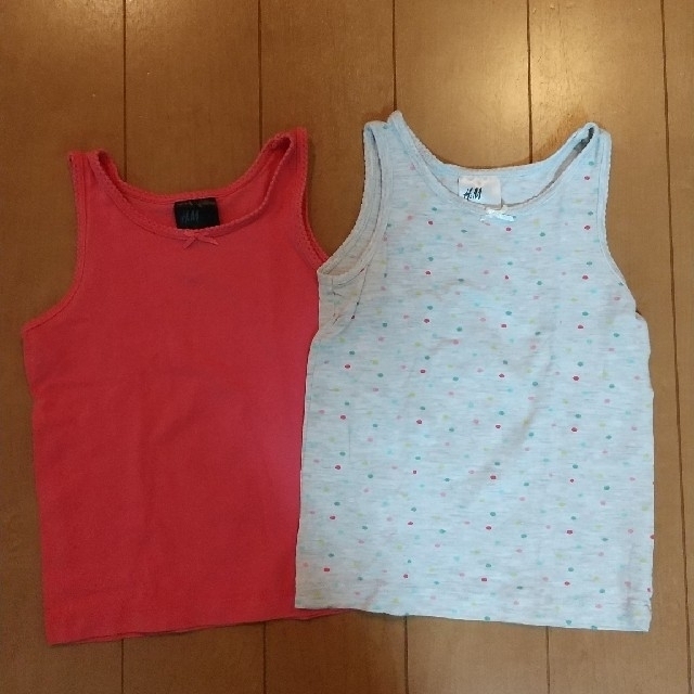 H&M(エイチアンドエム)のキッズノースリーブ　２セット キッズ/ベビー/マタニティのキッズ服女の子用(90cm~)(Tシャツ/カットソー)の商品写真