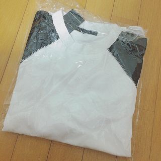 カウイジャミール(KAWI JAMELE)のスカジャンtee(Tシャツ(半袖/袖なし))