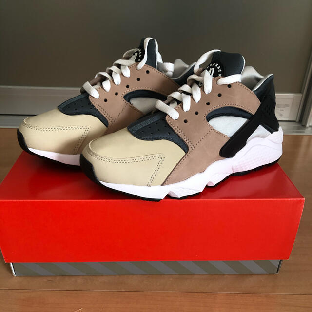 NIKE(ナイキ)のNIKE AIR HUARACHE 21SU-I ESCAPE ナイキ ハラチ レディースの靴/シューズ(スニーカー)の商品写真