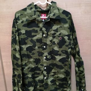 アベイシングエイプ(A BATHING APE)のアベイシングエイプ　A BATHING APE Yシャツ　Lサイズ　カモフラ(シャツ)