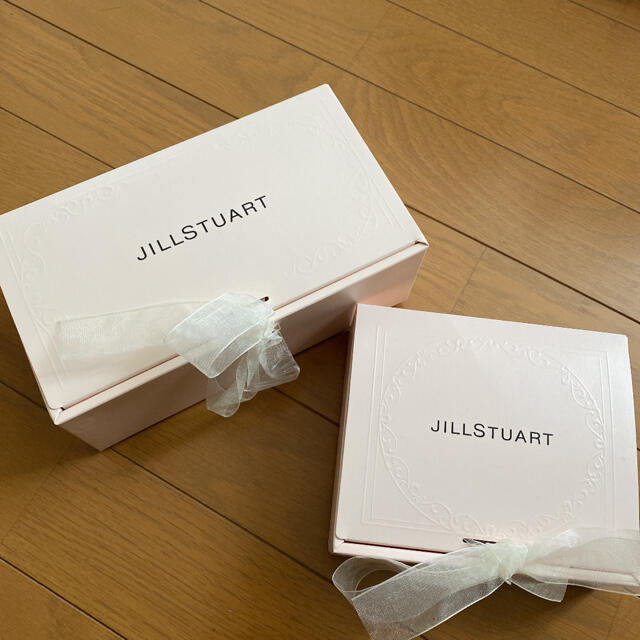 JILLSTUART(ジルスチュアート)のジル　スチュアート　空箱　プレゼントボックス　セット レディースのバッグ(ショップ袋)の商品写真