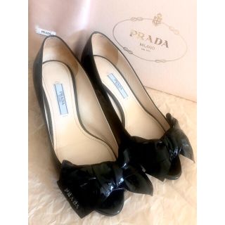 プラダ(PRADA)のプラダ　美品　オープントゥ　パンプス　黒　サイズ35（22cm）　エナメル (ハイヒール/パンプス)