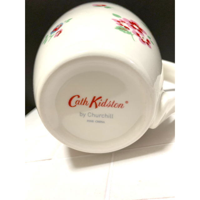 Cath Kidston(キャスキッドソン)のレア　キャスキッドソン　マグカップ　スプリングフラワー インテリア/住まい/日用品のキッチン/食器(グラス/カップ)の商品写真