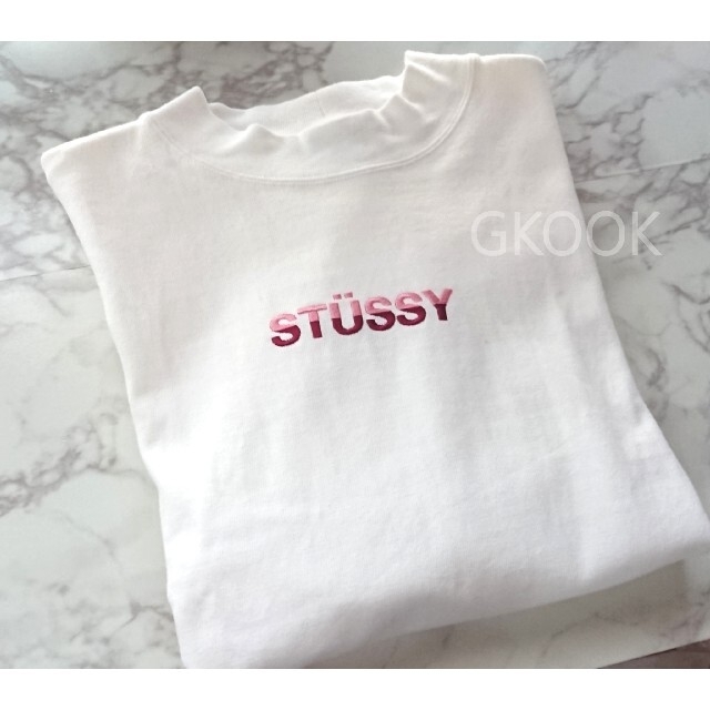 STUSSY(ステューシー)の☆美品☆  STUSSY ロゴ 刺繍 プチハイネック BIG Tシャツ レディースのトップス(カットソー(長袖/七分))の商品写真