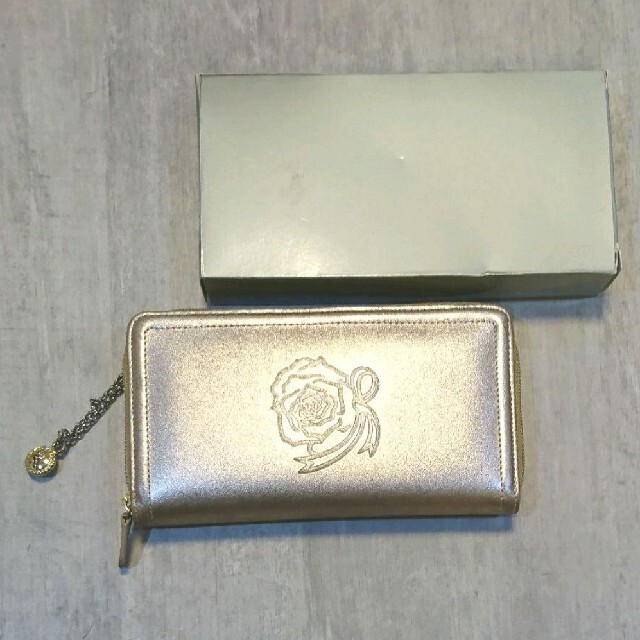 ROBERTA DI CAMERINO(ロベルタディカメリーノ)のロベルタディカメリーノ 長財布 レディースのファッション小物(財布)の商品写真