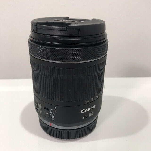 Canon(キヤノン)の美品canon RF24-105mm F4-7.1 IS STM フード付き スマホ/家電/カメラのカメラ(レンズ(ズーム))の商品写真