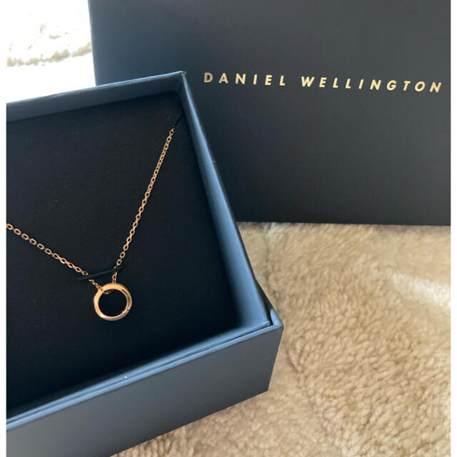 Daniel Wellington(ダニエルウェリントン)のお値下げ中。ダニエルウェリントン　ネックレス レディースのアクセサリー(ネックレス)の商品写真