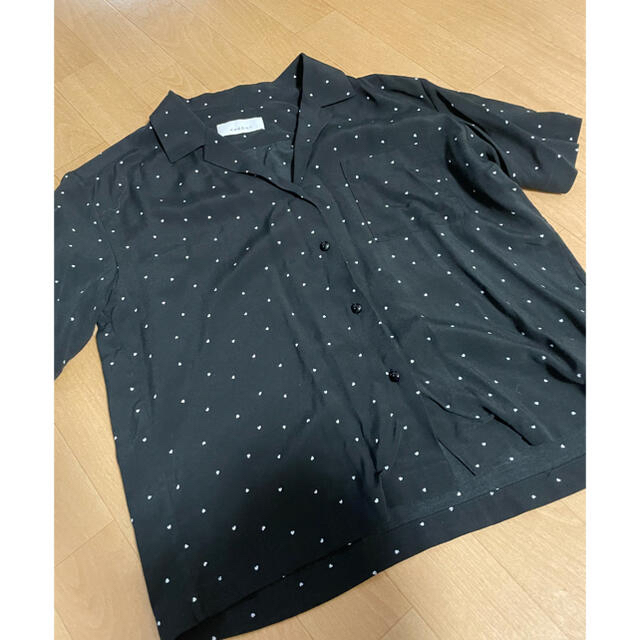 PHEENY(フィーニー)のPHEENYフィーニー　ハートドットトップスシャツ　セットアップ可能 レディースのトップス(シャツ/ブラウス(半袖/袖なし))の商品写真