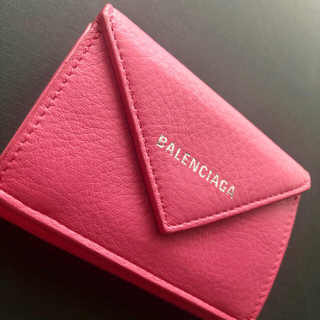 Balenciaga(バレンシアガ)の美品 バレンシアガ ミニ 財布 ペーパーウォレット ピンク 付属品有り レディースのファッション小物(財布)の商品写真