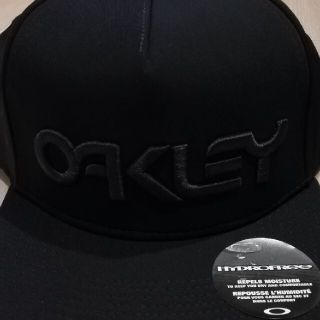 オークリー(Oakley)のOAKLEY　キャップ(キャップ)