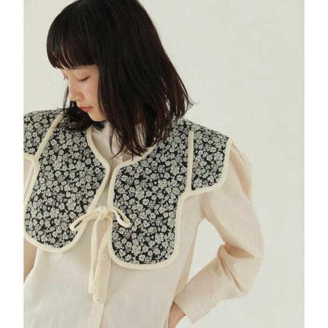 期間限定値下げ！【POCHER】FLOWER COLLAR SET BLOUSE