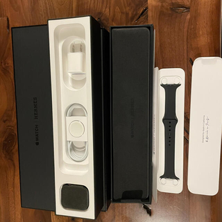アップルウォッチ(Apple Watch)のポロ様専用　　新品未使用Apple Watch series5 HERMES(腕時計(デジタル))