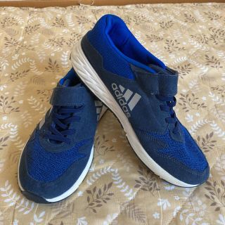 アディダス(adidas)のadidasスニーカー　23.5cm(スニーカー)